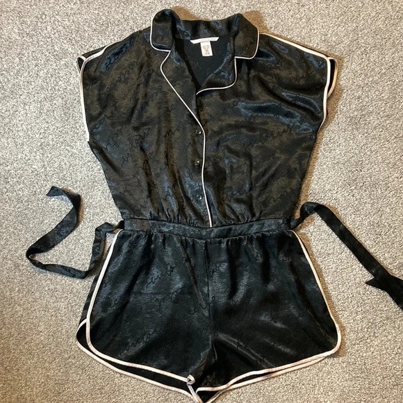 NWOT Victoria’s Secret Black Signature Sleep Romper S - Picture 10 of 16